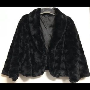 Forever Woman Faux Fur Cropped Coat XL